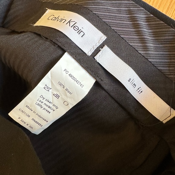 Men’s Calvin Klein 40R 32/32 Black Slim Fit Full Suit - Picture 4 of 5